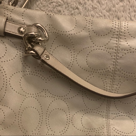 Coach Leather Logo Shoulder Bag in Pearled grey - Picture 12 of 16